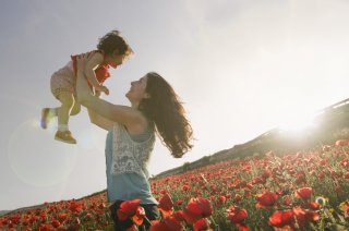 ママが笑顔なのが一番（写真:iStock）