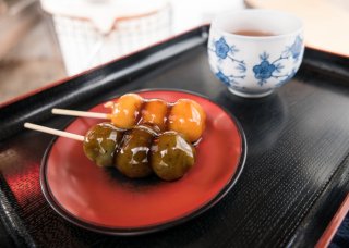 一階はお茶屋さんでも…（写真:iStock）