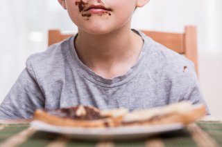 「食べられない」の意思表示（写真:iStock）