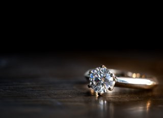 結婚も視野に入れた付き合いも（写真:iStock）