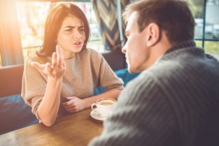 感情的な女性にドン引き（写真:iStock）