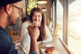 狙いすぎずに自然体でいることがモテの近道（写真:iStock）