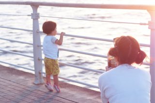 1人目と同じように手をかけられる自信がない（写真:iStock）