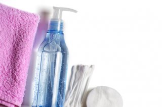 ベビーオイルでクレンジング 正しいやり方でもちもち肌に コクハク