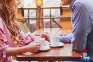 デートを重ねて付き合うことに（写真:iStock）