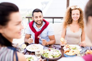 妻の前での「キャバクラ行きたい」発言にドン引き（写真:iStock）