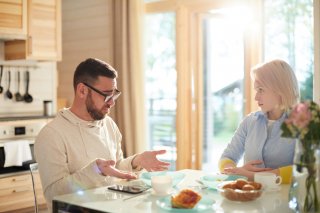 夫の話がつまらない（写真:iStock）