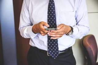 夫からのLINEが定型化（写真:iStock）