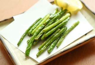 手抜きでもおいしい！ 食欲そそる「ニンニクの芽の素揚げ」