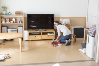 テレビの裏側もきれいにしちゃえ（写真:iStock）