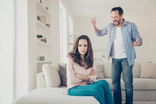 嫉妬深い男性の特徴とは？（写真:iStock）