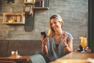 「さりげなくぼかす」機能で柔らかな質感に（写真:iStock）