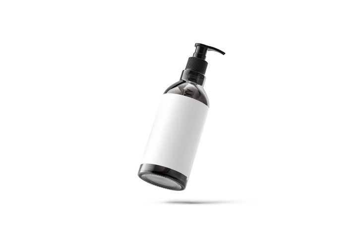 プッシュボトルの化粧水で乾燥対策（写真:iStock）