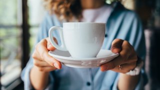 気遣いできる女性は素敵だけれど…（写真:iStock）