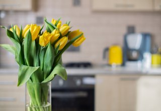 花瓶を褒めただけなのに（写真:iStock）