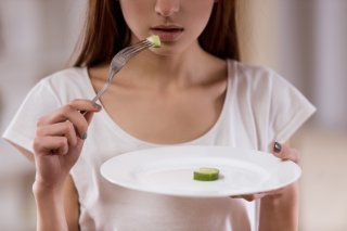 ダイエット中の空腹感を制する！我慢するデメリット＆対処法
