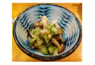 「夏野菜のみぞれ和え」皮ごとおろして大根の辛さを味わう