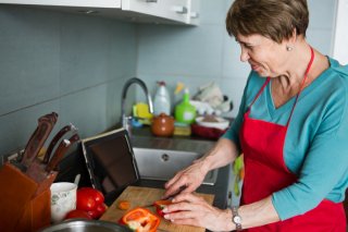 息子の分は私が作る！（写真:iStock）