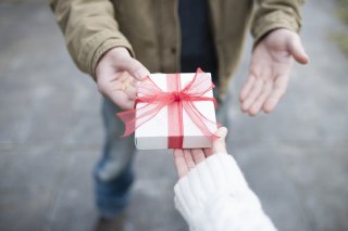 年下と付き合いたいなら…（写真:iStock）