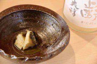 裏技テクでじっくり2時間 磯の風味を凝縮した「蒸しアワビ」