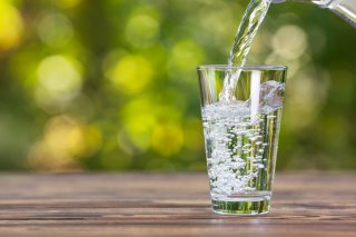 水の適切な飲み方知ってる？（写真:iStock）