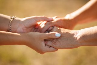 ママと一緒に住みたい（写真:iStock）