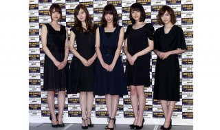 乃木坂46時代は共にグループを引っ張った西野（中央）と白石（左隣）／（C）日刊ゲンダイ