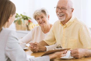 顔見知りであってもきちんとけじめをつけよう（写真:iStock）