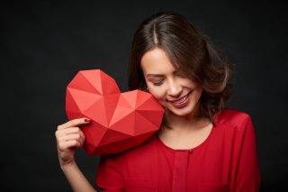 シャイな女性とは？6つの特徴と恋愛を成就させる方法