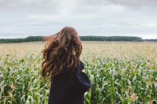 頑張らなくても認めてくれる人を選ぶ（写真:iStock）