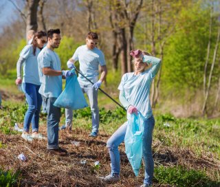 ボランティアには誠実な人が多い？（写真:iStock）