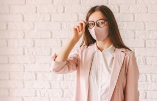 快適なマスク×眼鏡ライフを（写真:iStock）