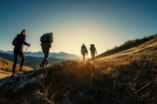 登山はデートじゃない（写真:iStock）