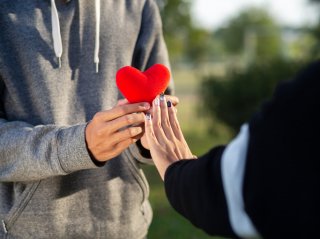 はっきり断ることも優しさ（写真:iStock）