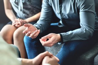 「2人の人生だから自分たちで決めたい」（写真:iStock）