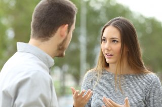 この間と言ってることが違う…（写真:iStock）