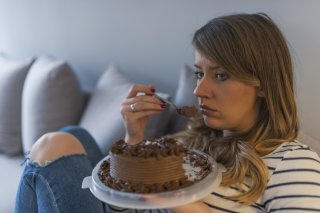 結婚しているのに一人で誕生日ケーキって…（写真:iStock）