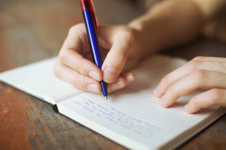 気持ちを書き出してみるのも一つの手段（写真:iStock）