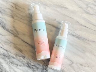 （左から）リセチカ RR　モイストベールミスト100ｍL  2,178円、RR　モイストベールクリーム　30g 3,608円（ともに税込）