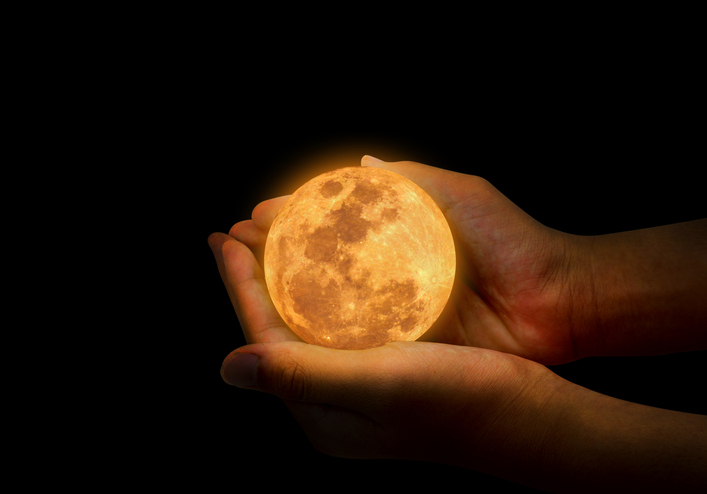 満月の力を借りて願いをかなえよう（写真:iStock）