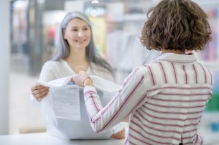 「静電気防止加工をお願いします」（写真:iStock）