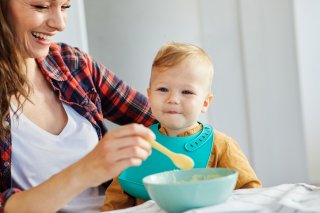 全部「あーん」で♡（写真:iStock）