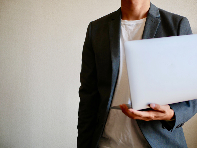 今は仕事で頭がいっぱい（写真:iStock）