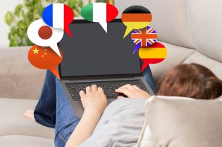 オンラインで世界の言語を（写真:iStock）