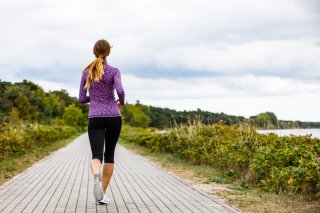 軽い運動でセロトニンの分泌を促す（写真:iStock）