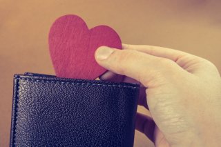 好きな人に会うためにお金を使うのです（写真:iStock）