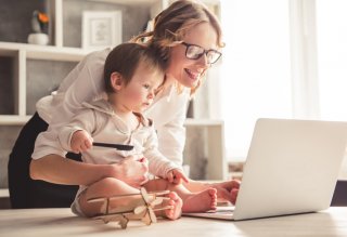 子育てしつつ、バリバリ働くよ！（写真:iStock）