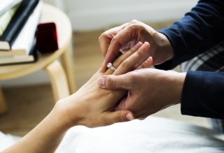 僕と結婚してください！（写真:iStock）