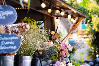 あそこのお店ちょっと入ってみたい（写真:iStock）