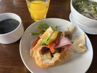 朝食♡ベトナムのパン、おいしいですよね